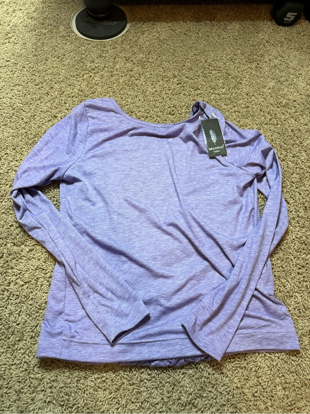 NWT Muzniuer Lilac Purple Open Back Long Sleeve Workout Top – Size M